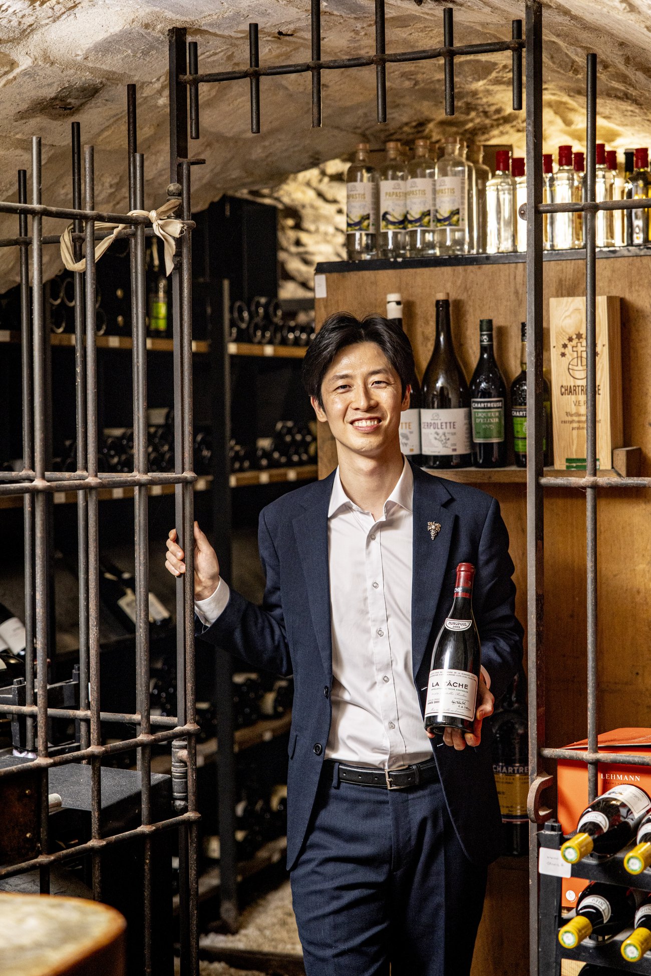 La cave à vins de Granite et son sommelier, sous les voûtes en pierre